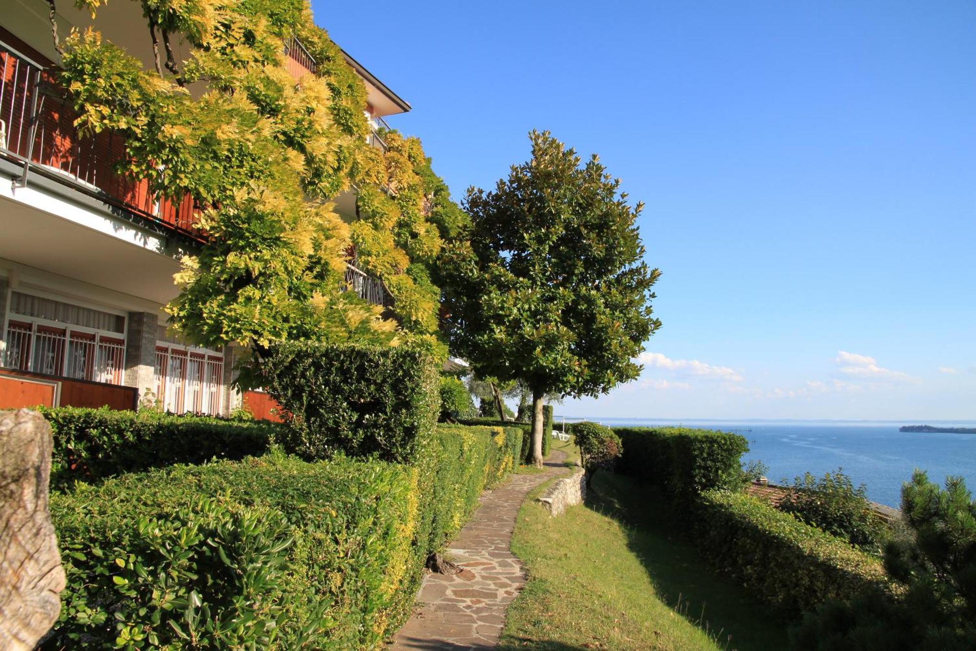 La Villa Fasano Gardone Riviera Exterior photo