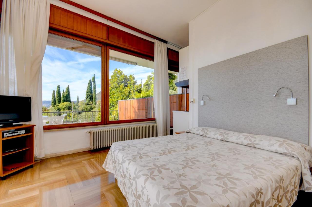 La Villa Fasano Gardone Riviera Exterior photo