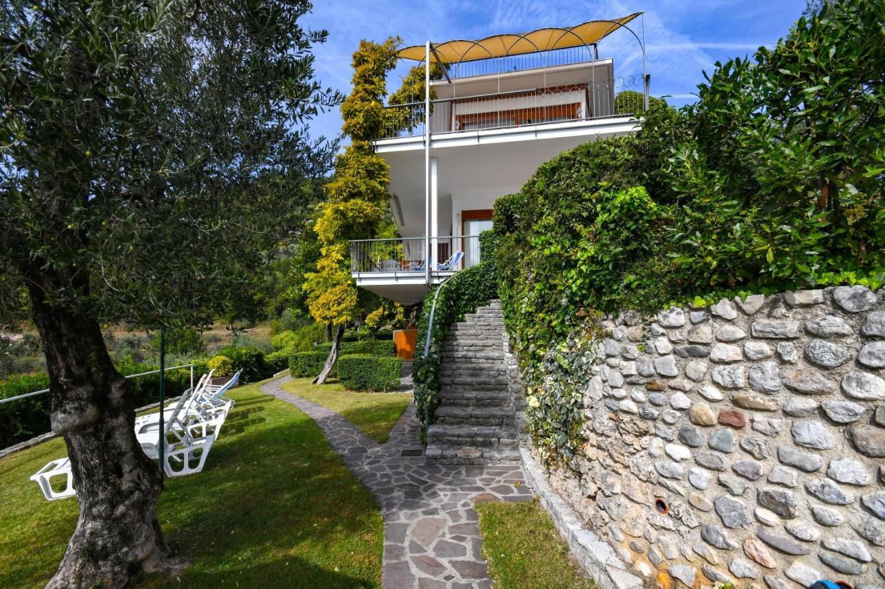 La Villa Fasano Gardone Riviera Exterior photo